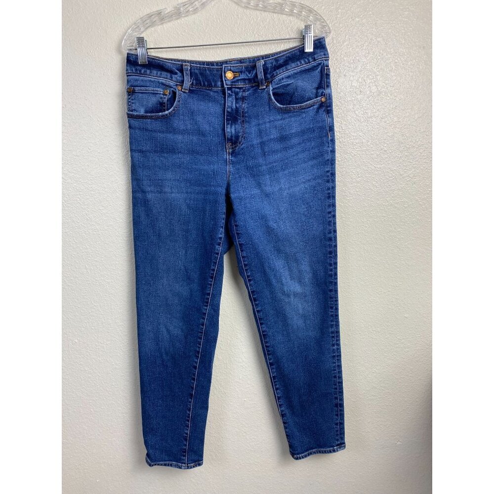 TALBOTS Everyday Relaxed Jeans Women Size 6 straight leg Denim Blue Classic